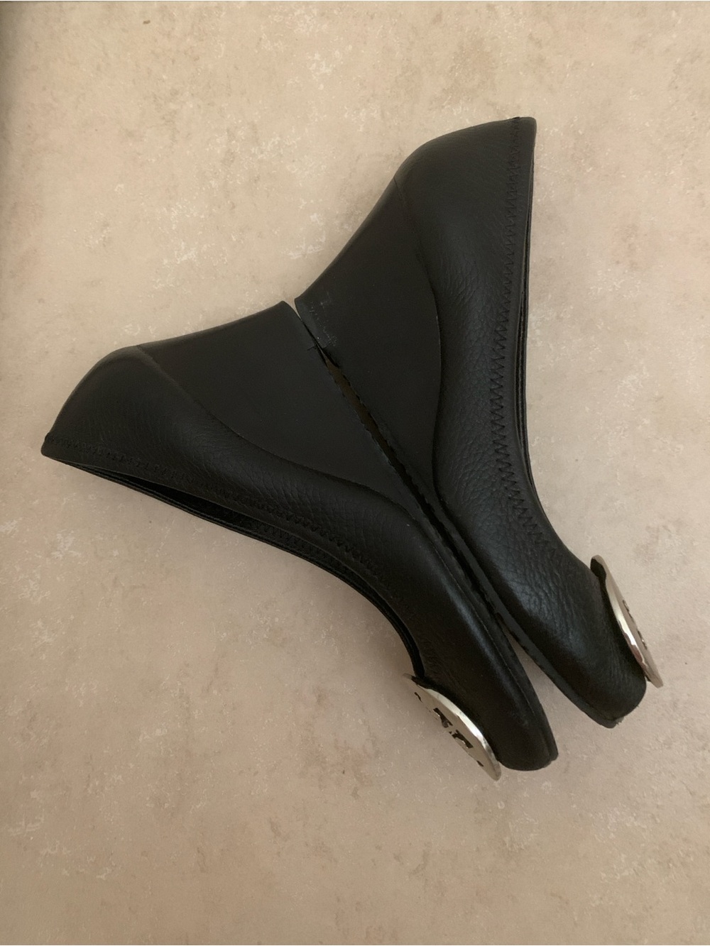 Tory Burch Sally Black Pebbled Leather Wedge Pumps Size 5.5 - Picture 6 of 11